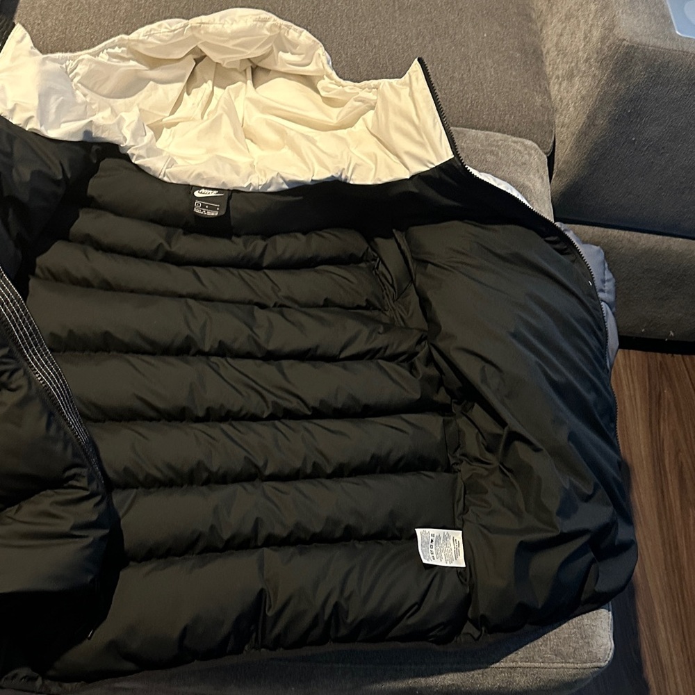 Nike Men’s Windrunner Black Hooded Jacket
Men’s Down Jacket - Picture 5 of 8